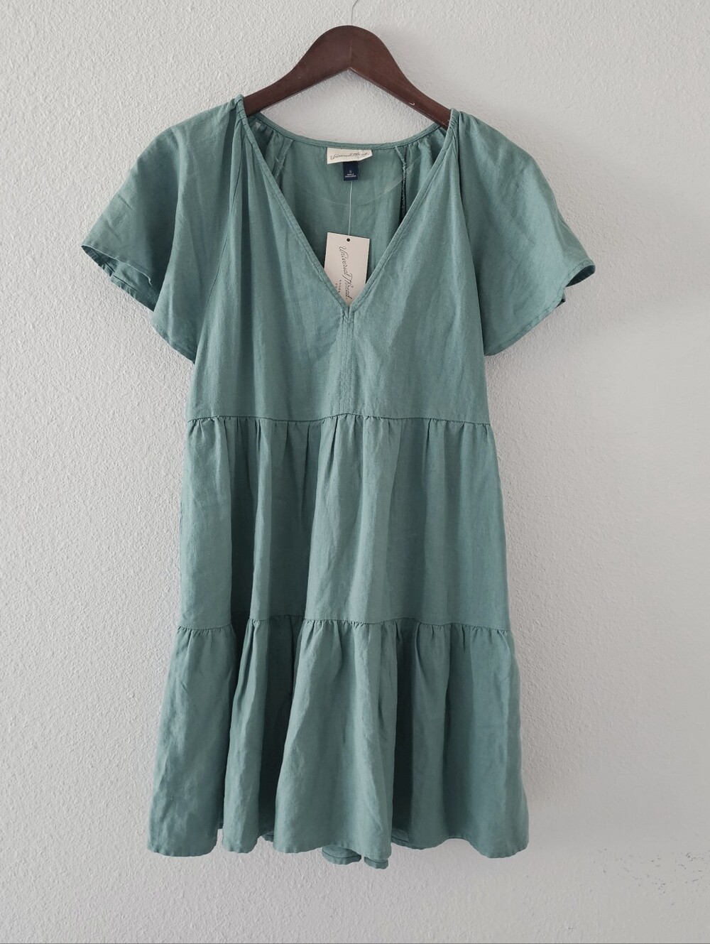 Universal Thread Dress Size S Sage Green Tiered Flutter Sleeve Linen Blend NWT